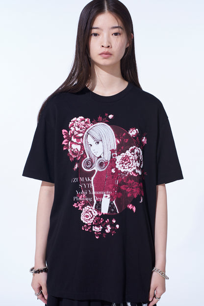 S'YTE × JUNJI ITO -UZUMAKI- FLOWER AND KIRIE GRAPHIC T-SHIRT