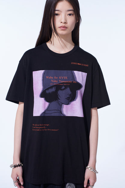 S'YTE × JUNJI ITO -UZUMAKI- AZAMI WALTZ FOR S’YTE GRAPHIC T-SHIRT