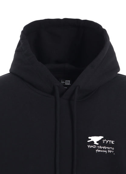 S'YTE × New Era LOGO PULLOVER HOODIE