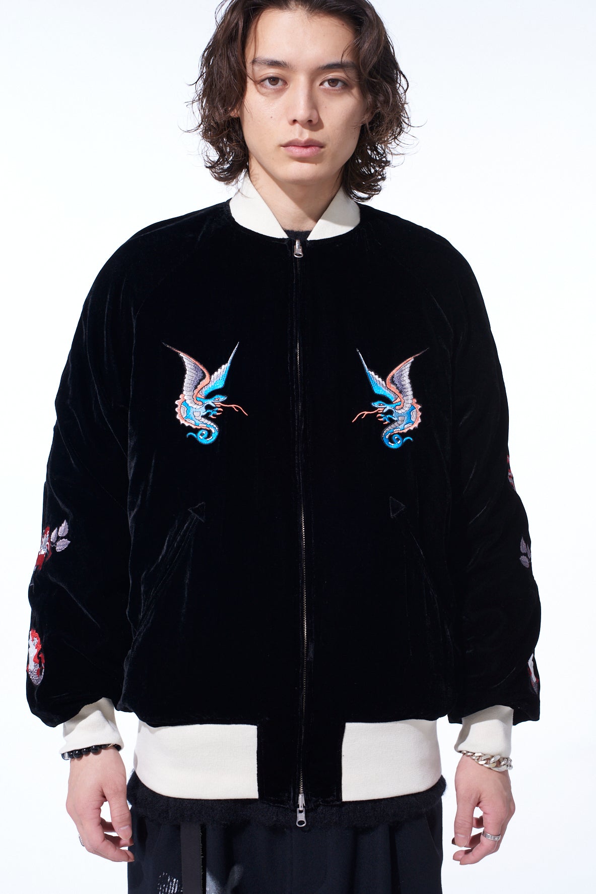 【S'YTE X TAION】EMBROIDERY QUILTED DOWN REVERSIBLE BOMBER JACKET
