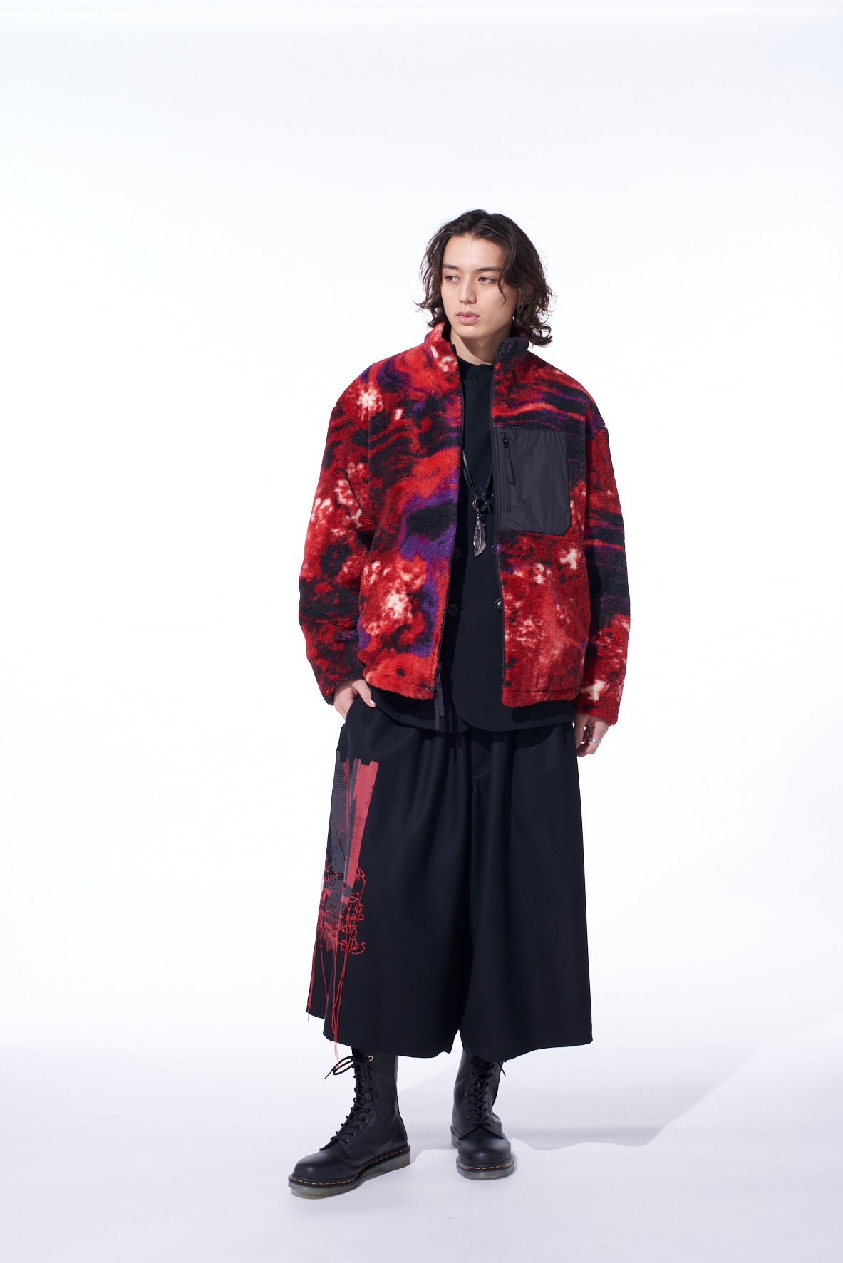 【S'YTE X TAION】REVERSIBLE QUILTED RED PRINTED FLEECE JACKET