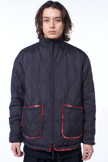 【S'YTE X TAION】REVERSIBLE QUILTED RED PRINTED FLEECE JACKET