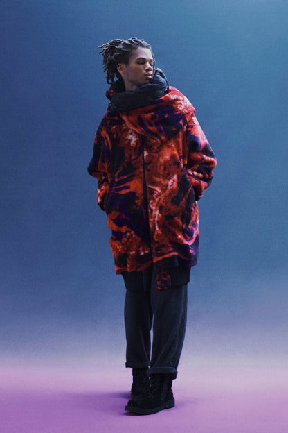 【S'YTE X TAION】REVERSIBLE LONG BOMBER JACKET WITH RED PRINTED FLEECE LINING