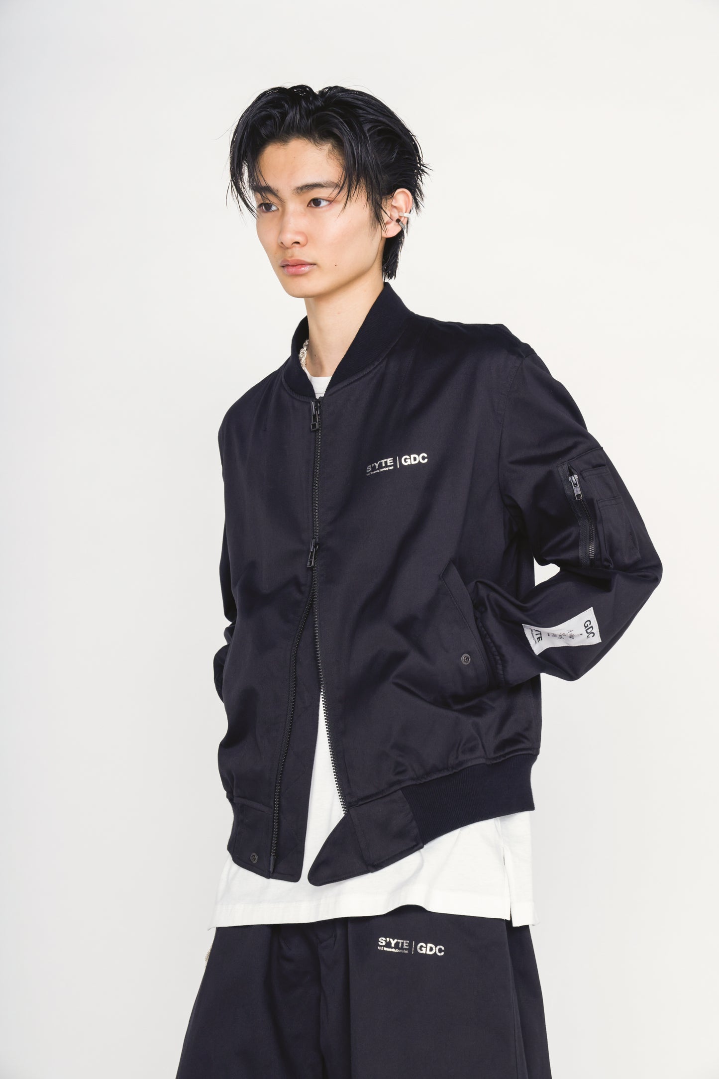 -S’YTE × GDC Collaborate Collection-WEPON CLOTH LOGO-PRINTED BOMBER JACKET