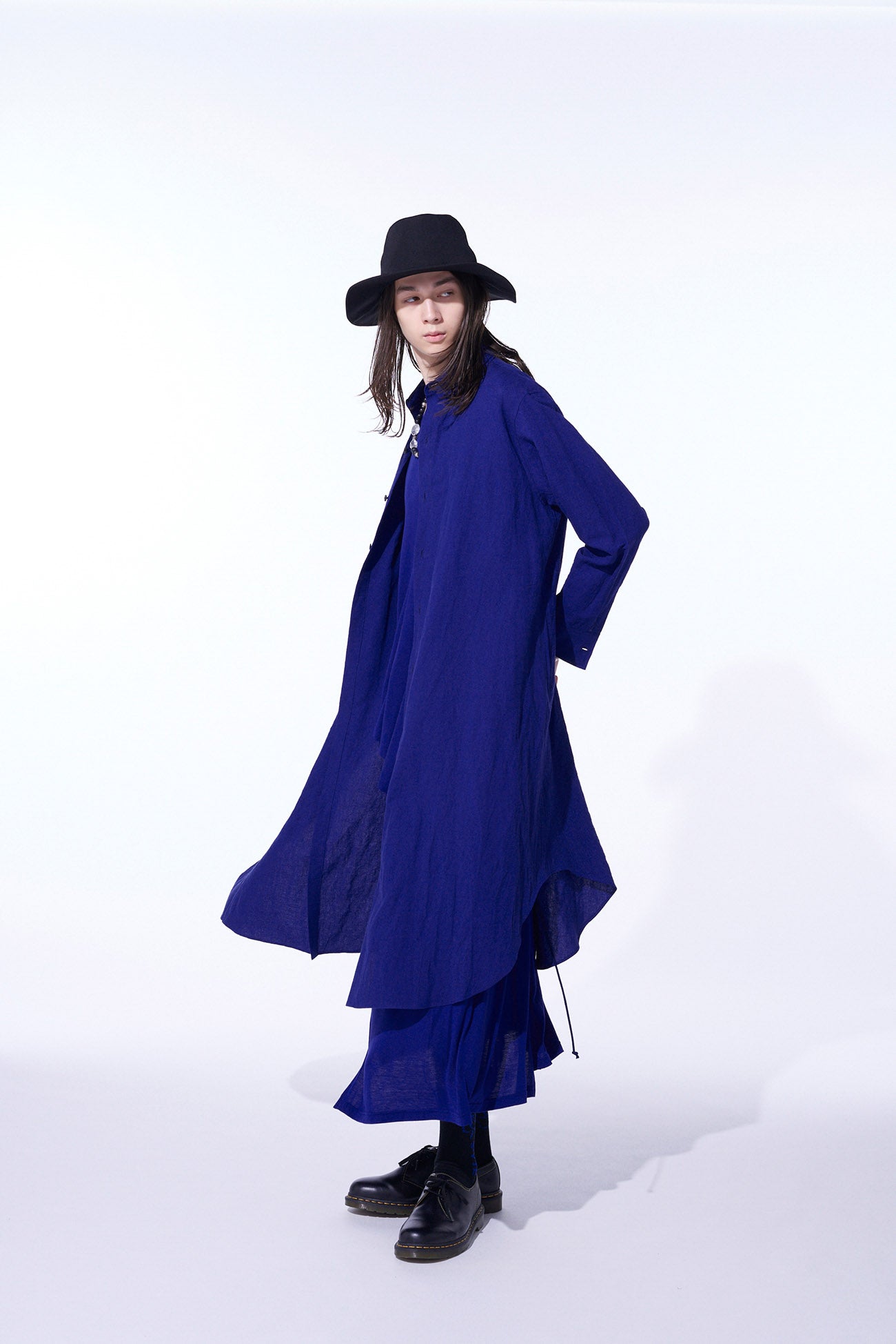 LINEN WASHED CLOTH SHIRT DRESS WITH DOUBLE-TAILORED RIGHT FRONT