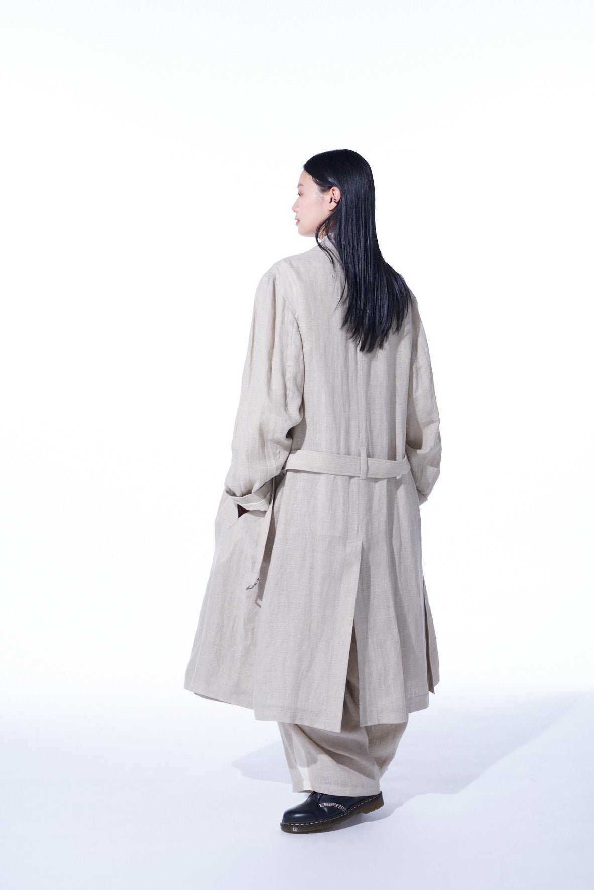 LINEN GAUZE DOUBLE-BREASTED COAT WITH DOUBLE-TAILORED LEFT FRONT