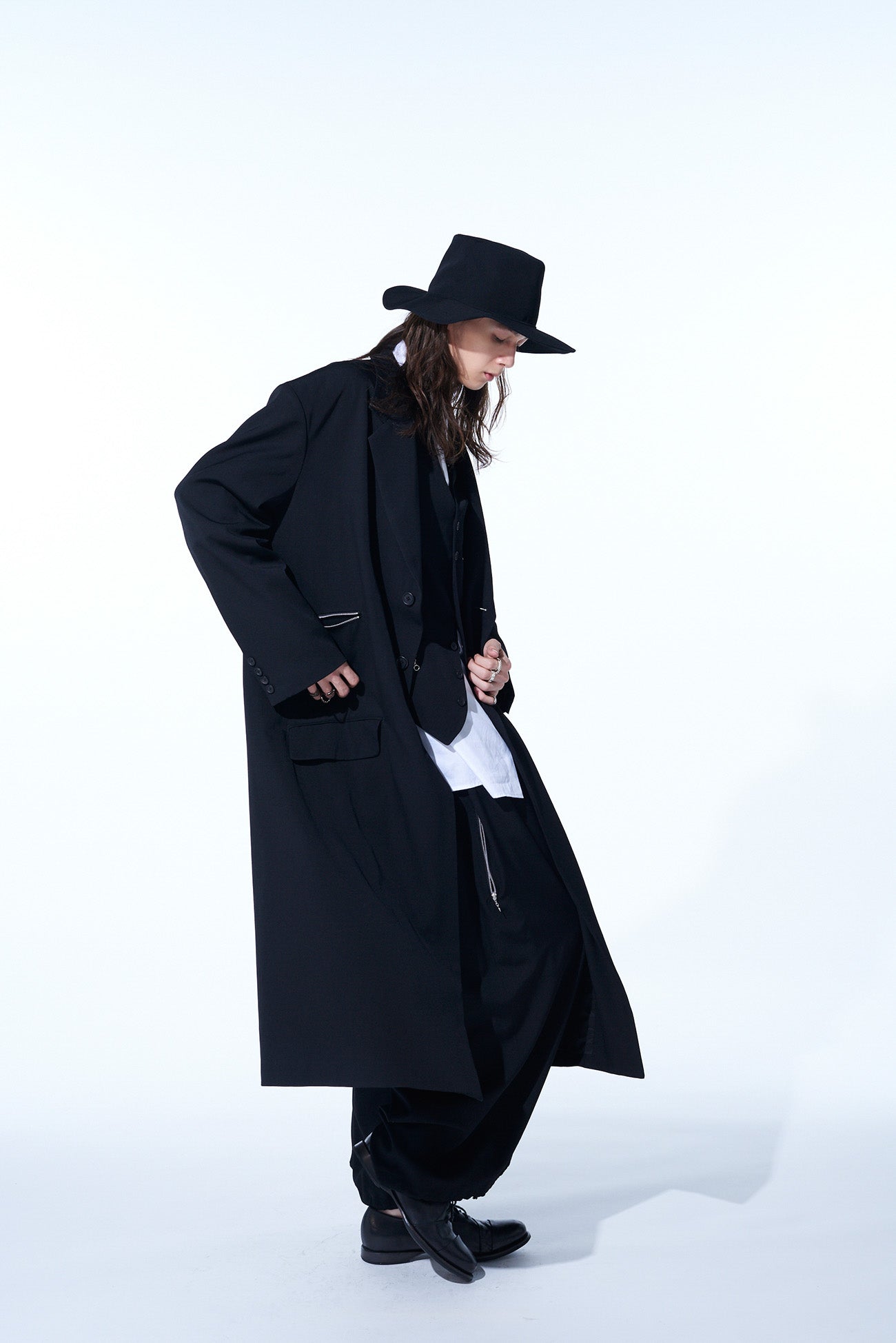 WASHER FINISHED WOOL GABARDINE OVERSIZED LONG JACKET WITH ZIPPER POCKETS