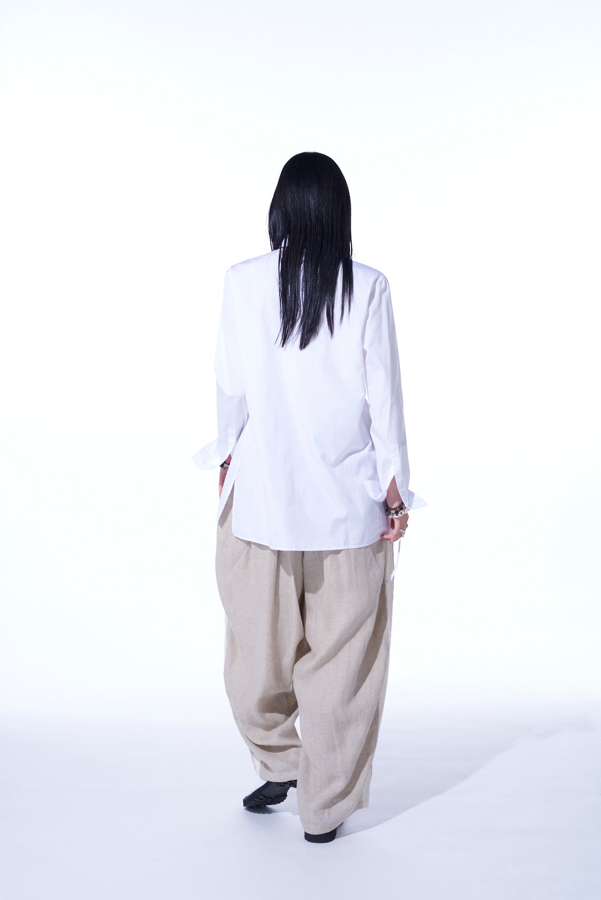 LINEN GAUZE DUAL FABRIC 12-PLEATED PANTS WITH SIDE TAPE