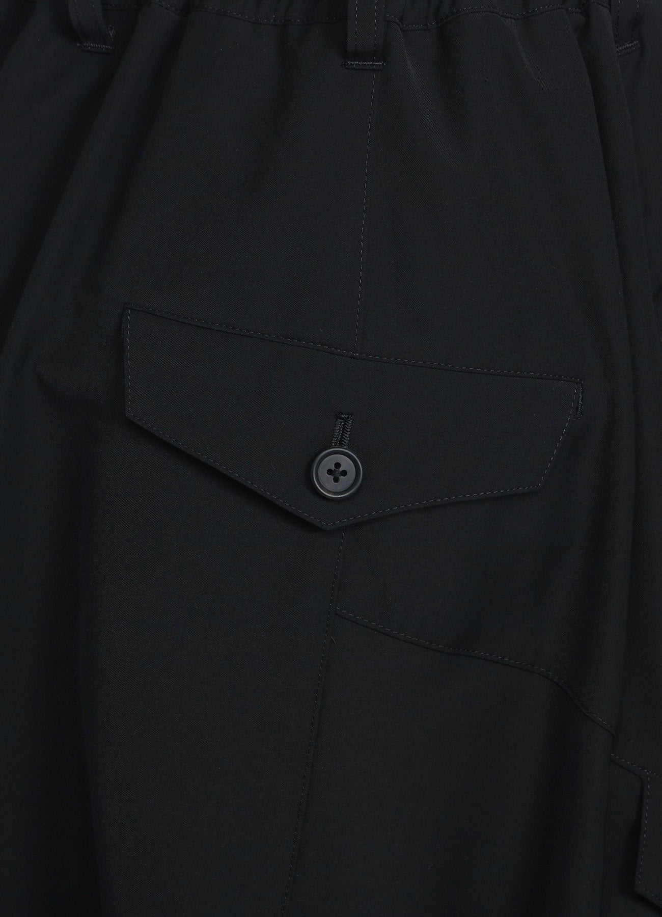 POLYESTER GABARDINE 6-QUARTER-LENGTH SARUEL SHORTS