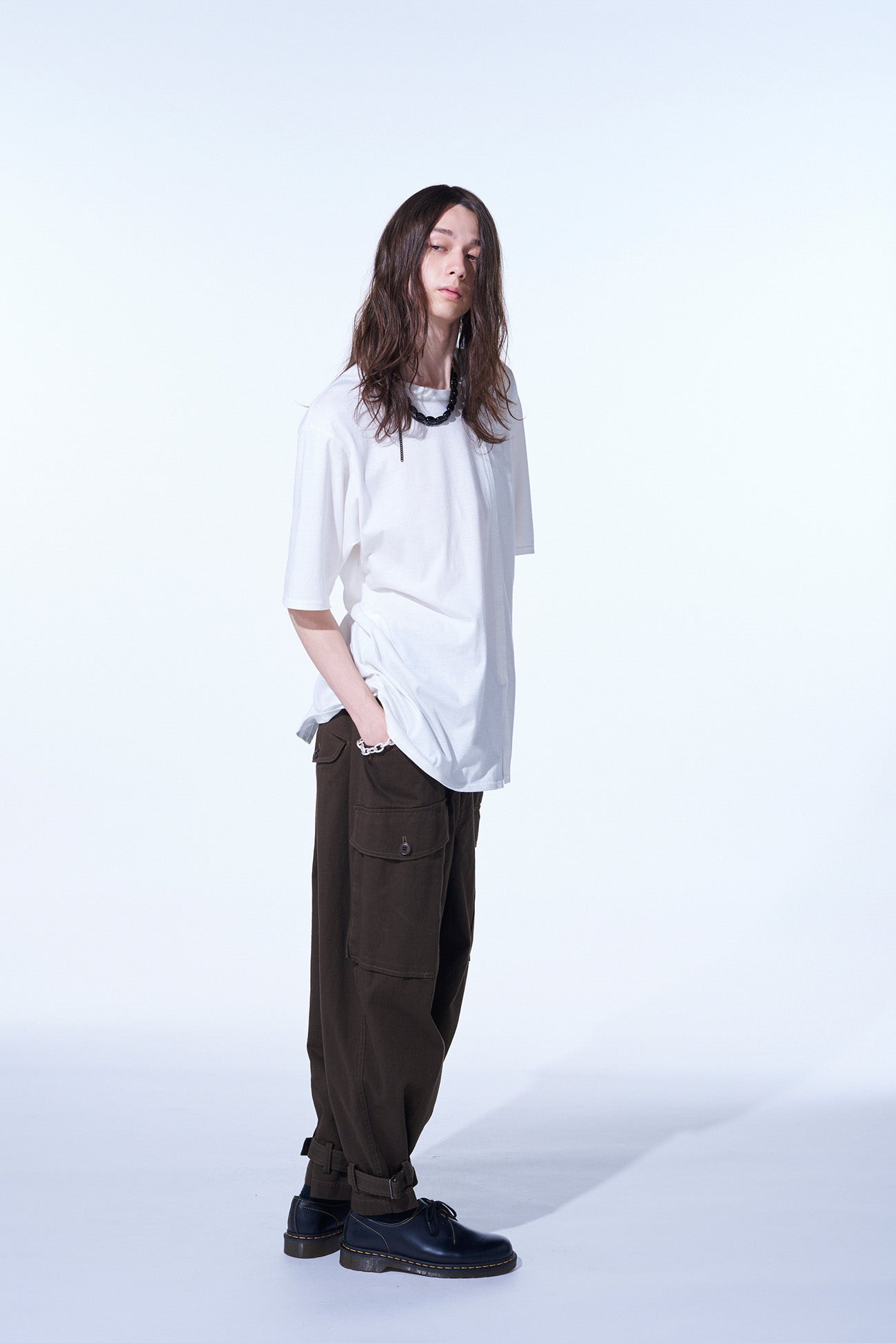 COTTON DRILL CARGO PANTS WITH BELTED HEMS