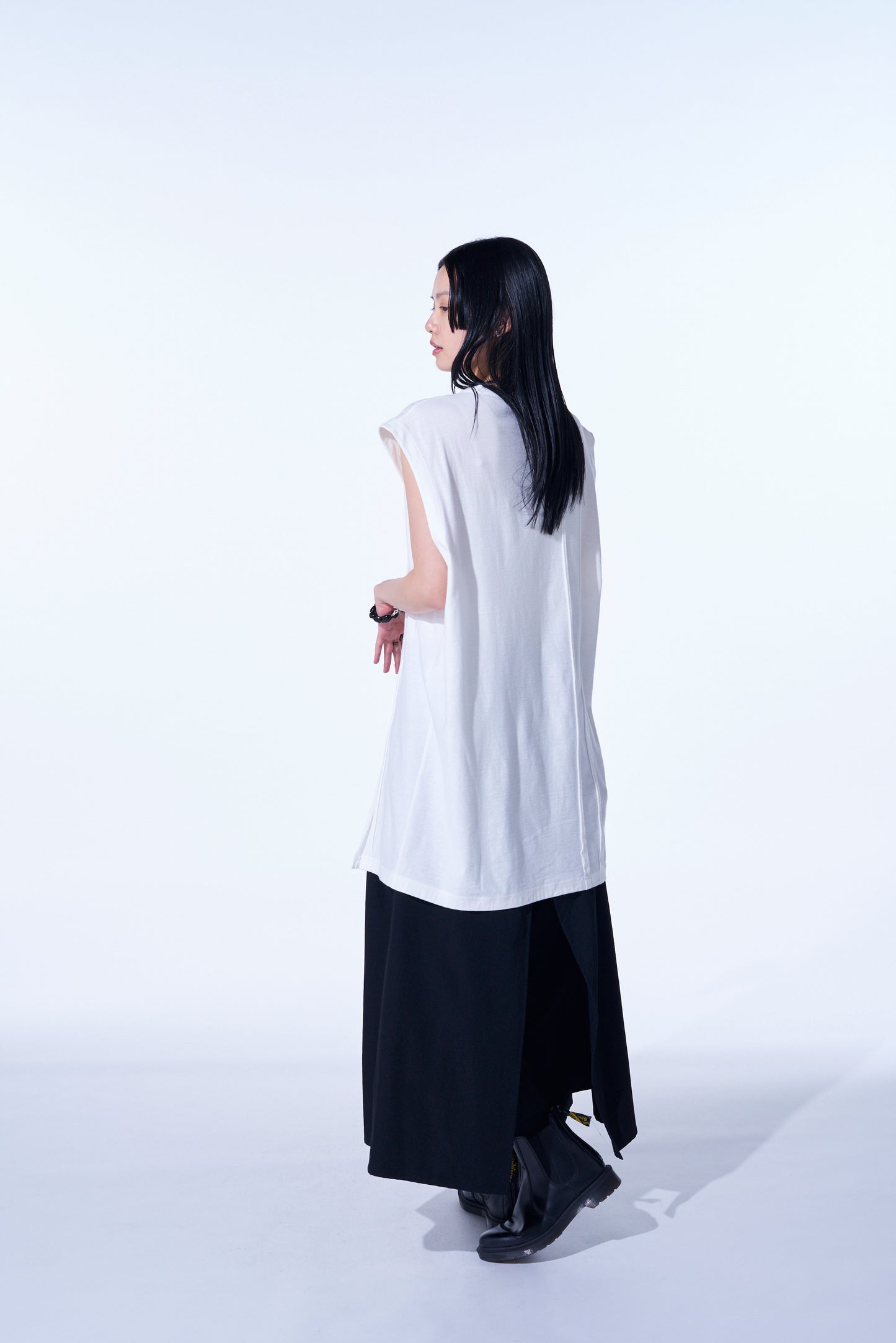 COTTON JERSEY VERTICALLY GRAFTED SLEEVELESS TOP WITH HEM SLIT