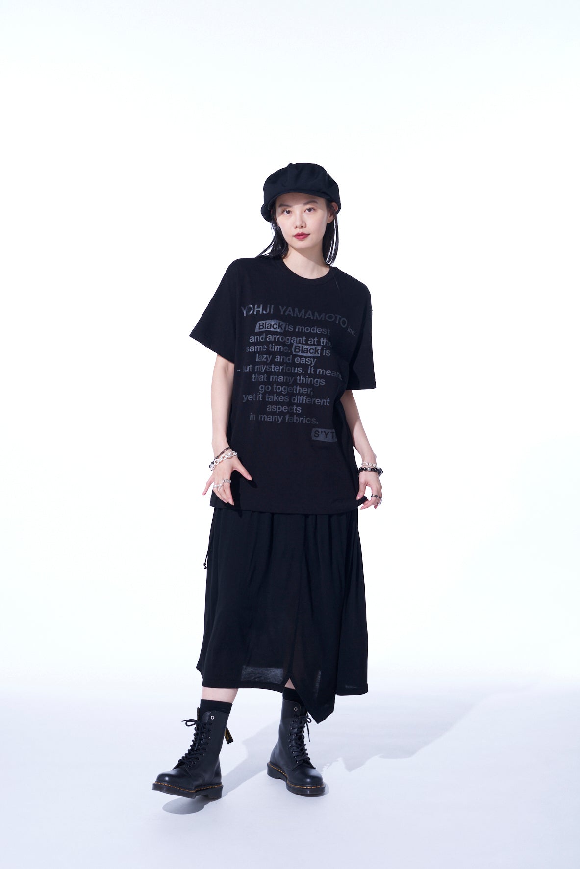 「BLACK IS MODEST」MESSAGE T-SHIRT