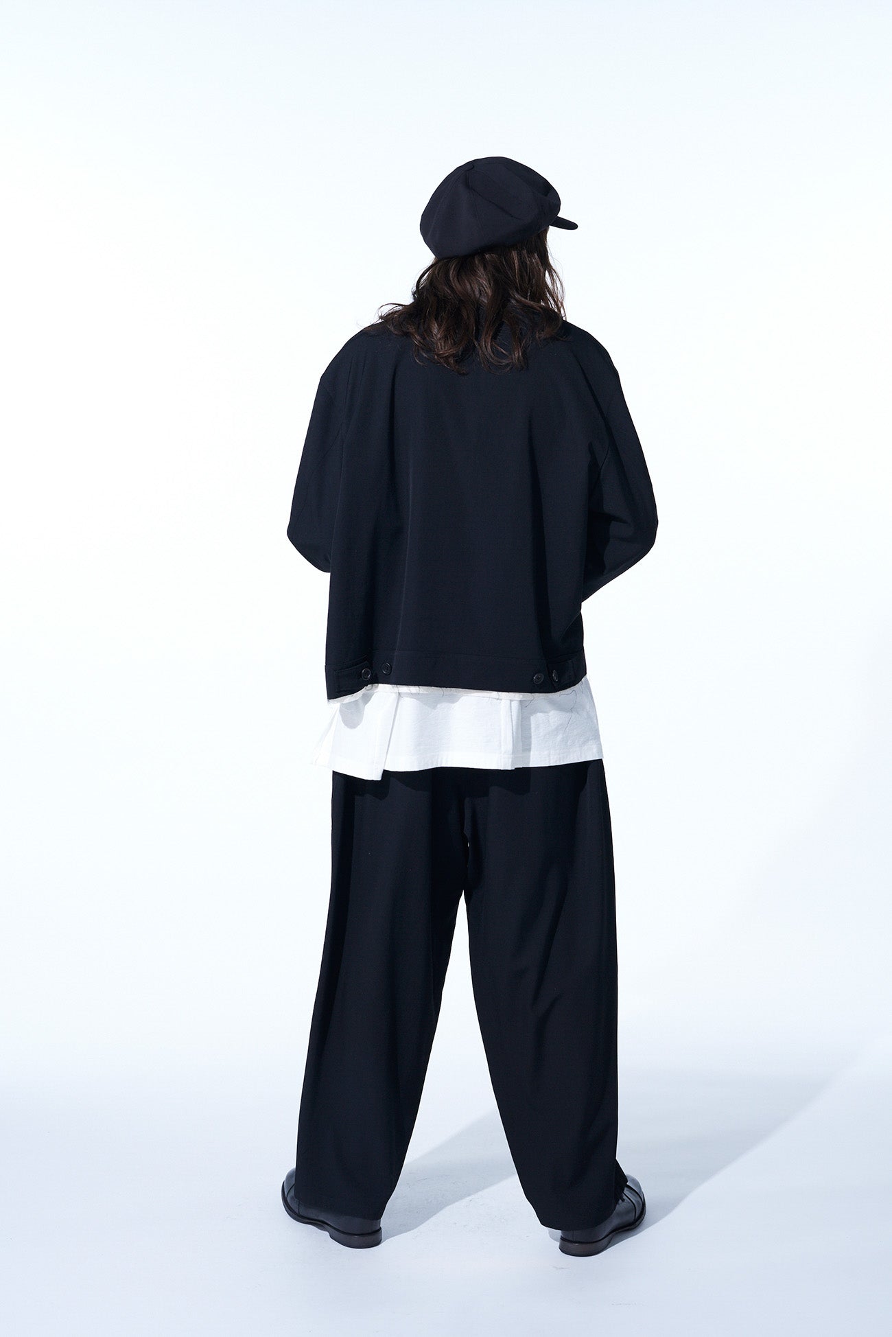 WASHER FINISHED WOOL GABARDINE OVERSIZED REVERSIBLE ZIPPER BLOUSON WITH CUT-OUT DESIGN