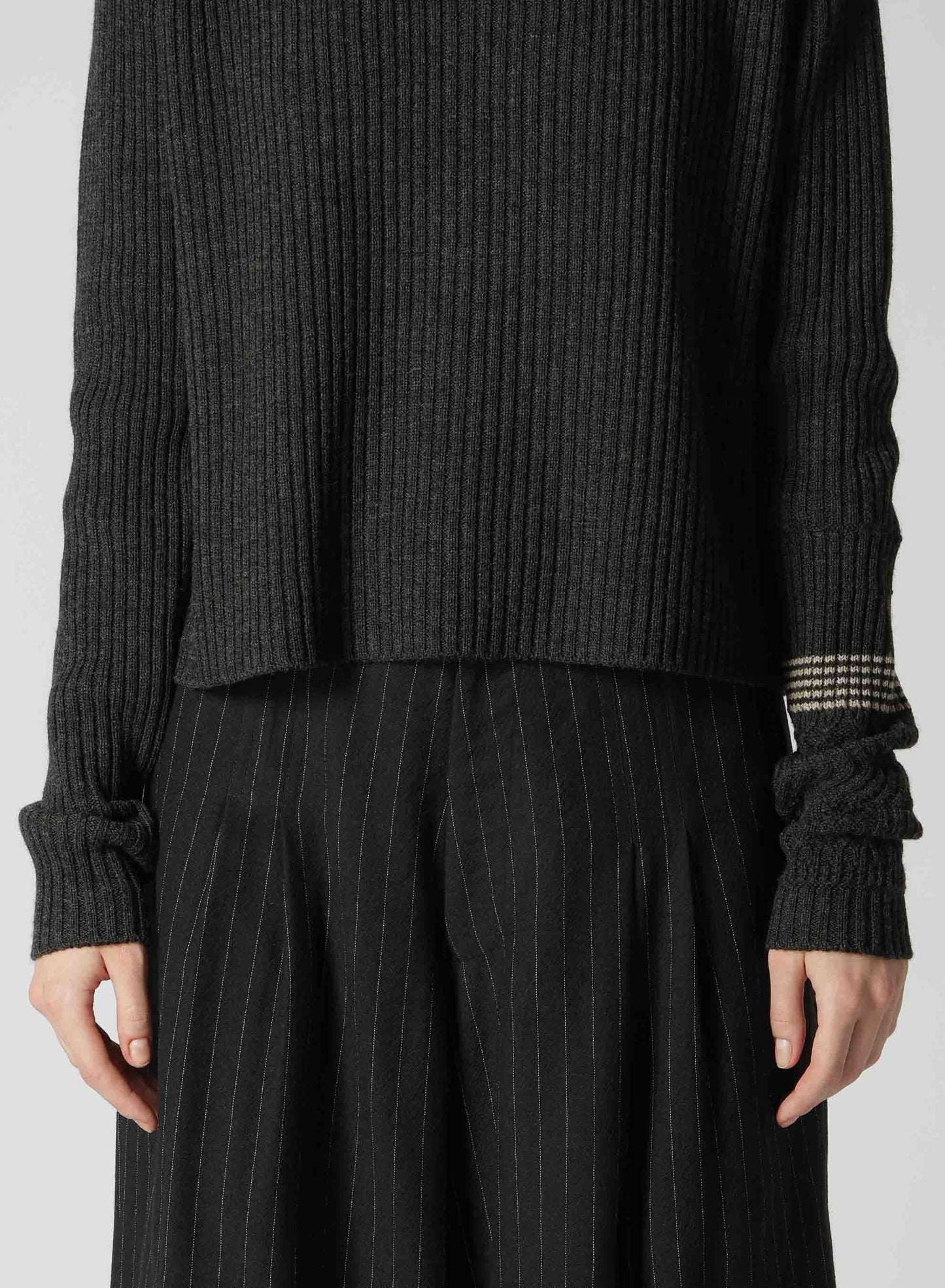 WOOL RIB TURTLE NECK PULLOVER