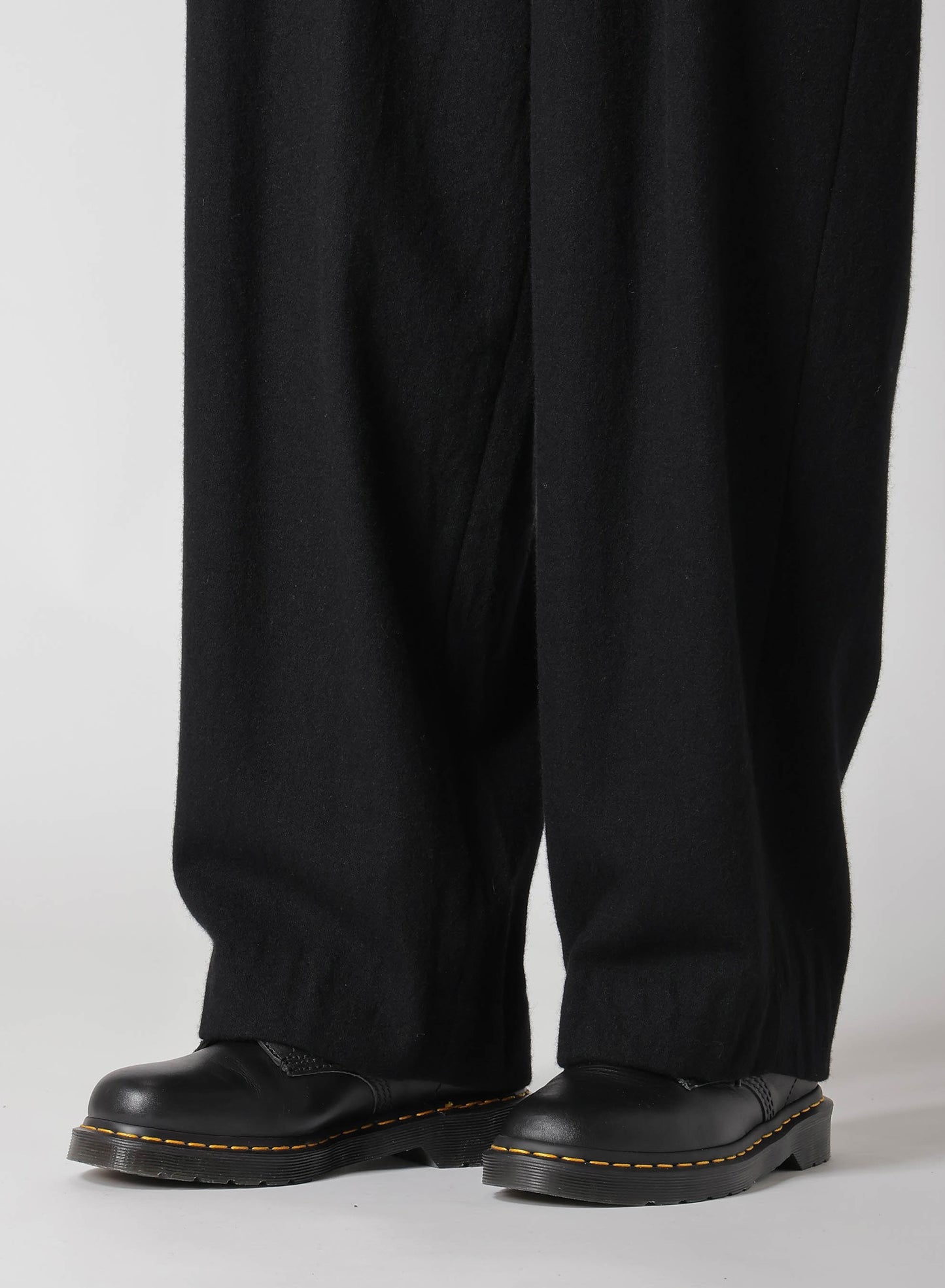 WOOL FLANNEL SINGLE TUCK WIDE PANTS