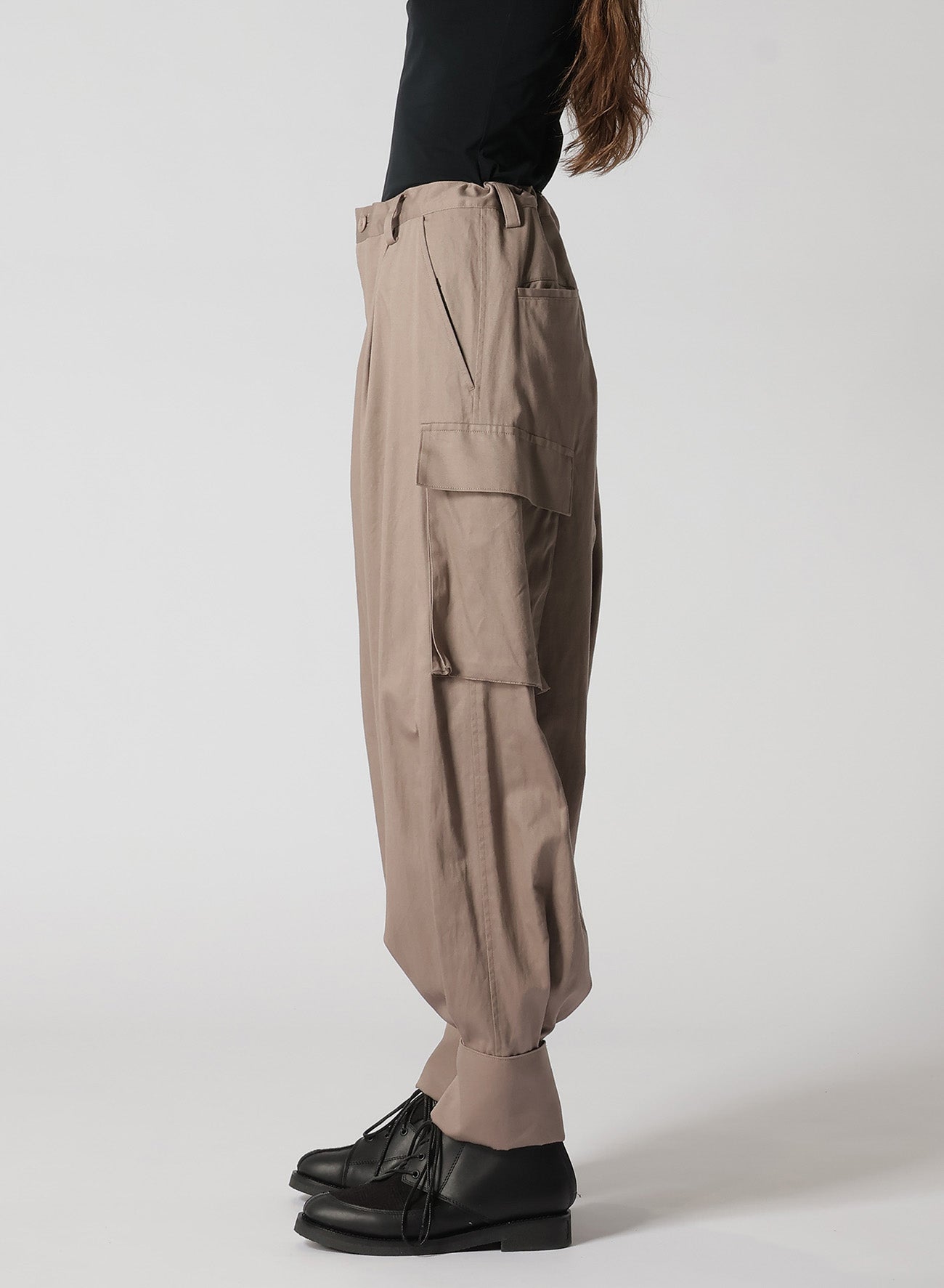 [Y's BORN PRODUCT] COTTON TWILL CUFFED HEM CARGO PANTS