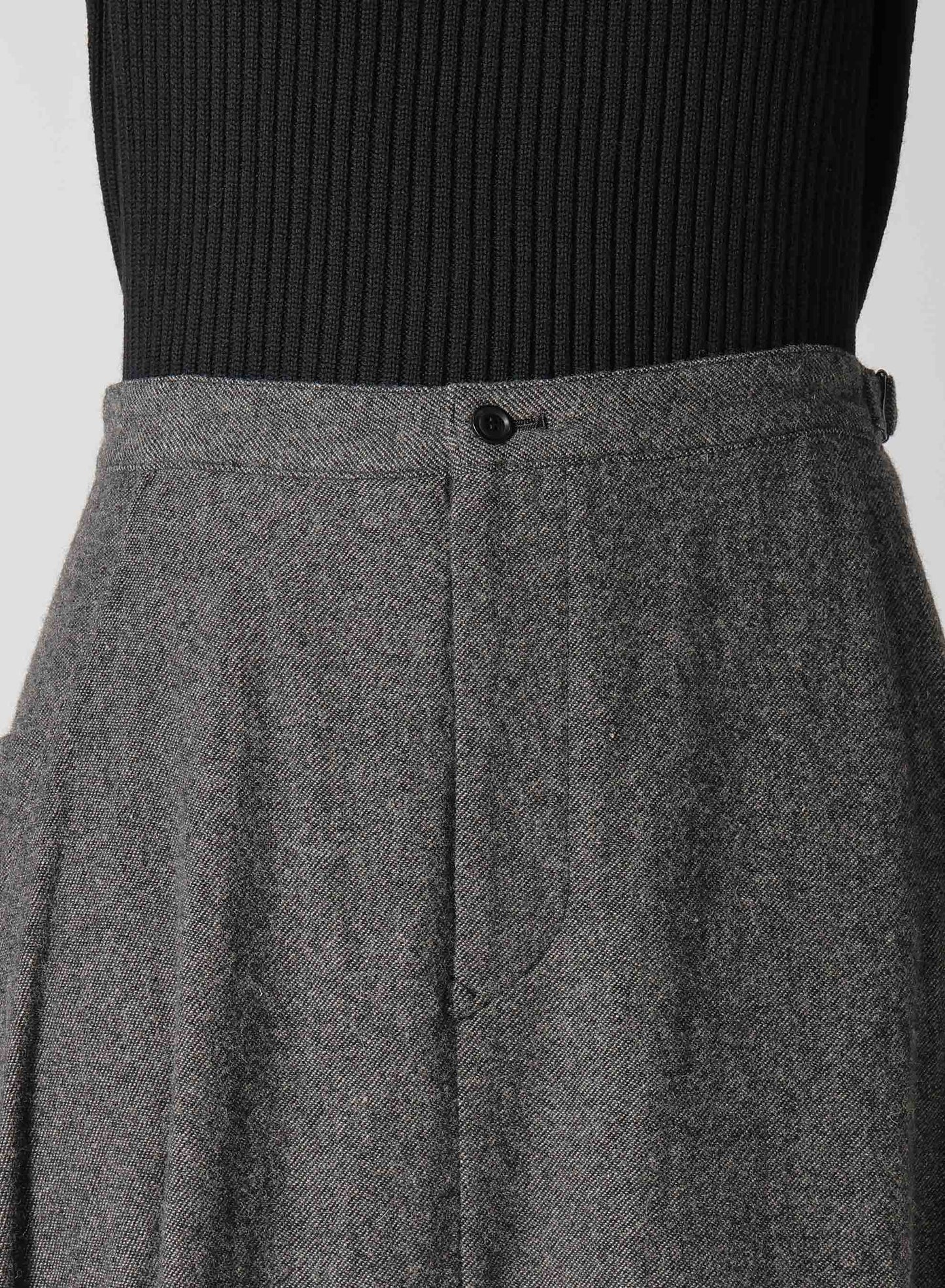 WOOL FLANNEL FLARE SKIRT