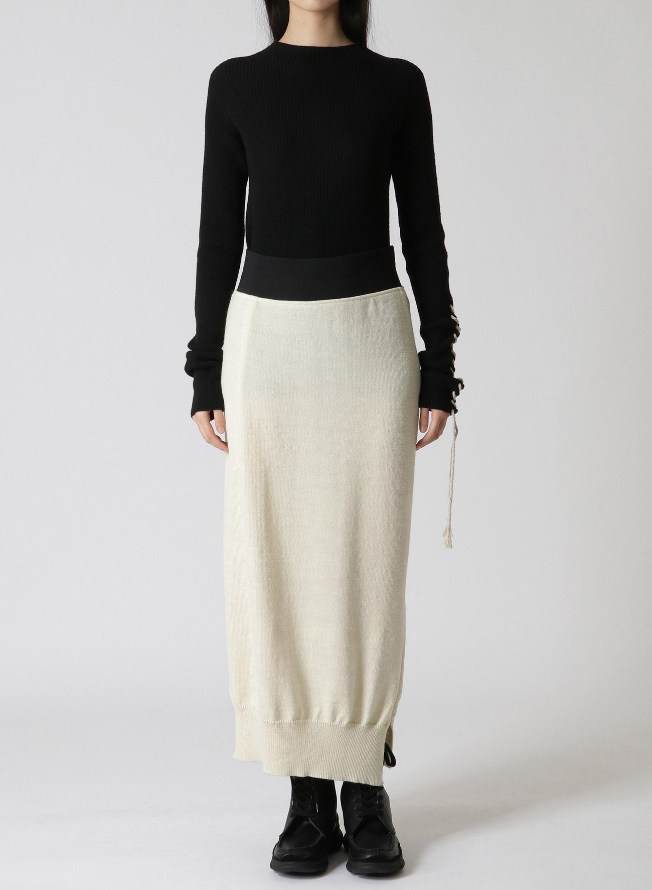 WOOL ROVING PLAIN STITCH KNIT SKIRT