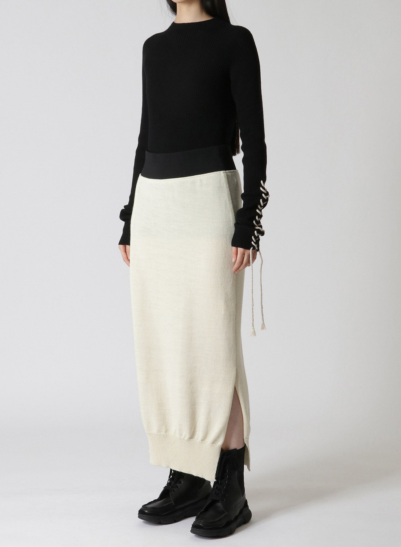 WOOL ROVING PLAIN STITCH KNIT SKIRT