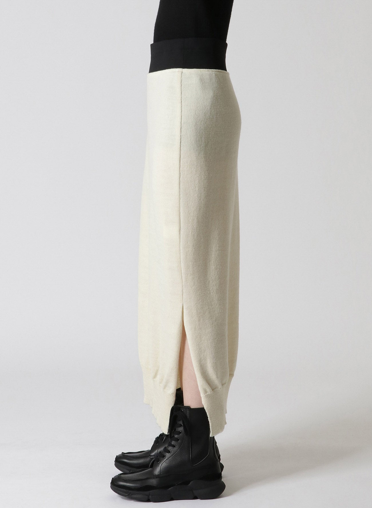 WOOL ROVING PLAIN STITCH KNIT SKIRT