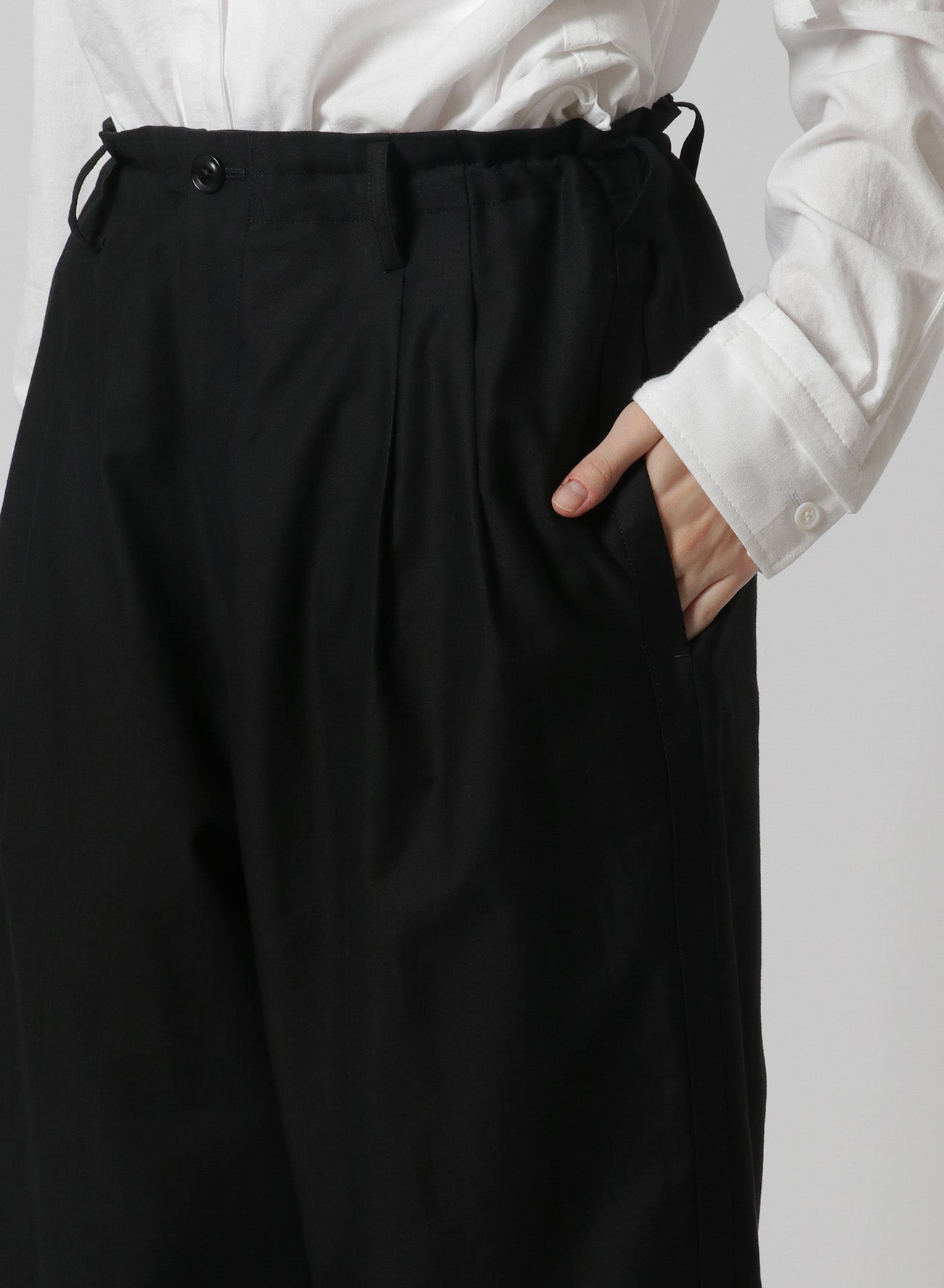 [Y's-Black Name]BLACK TWILL 2 TUCK PANTS WITH SIDE STRIP & TAB