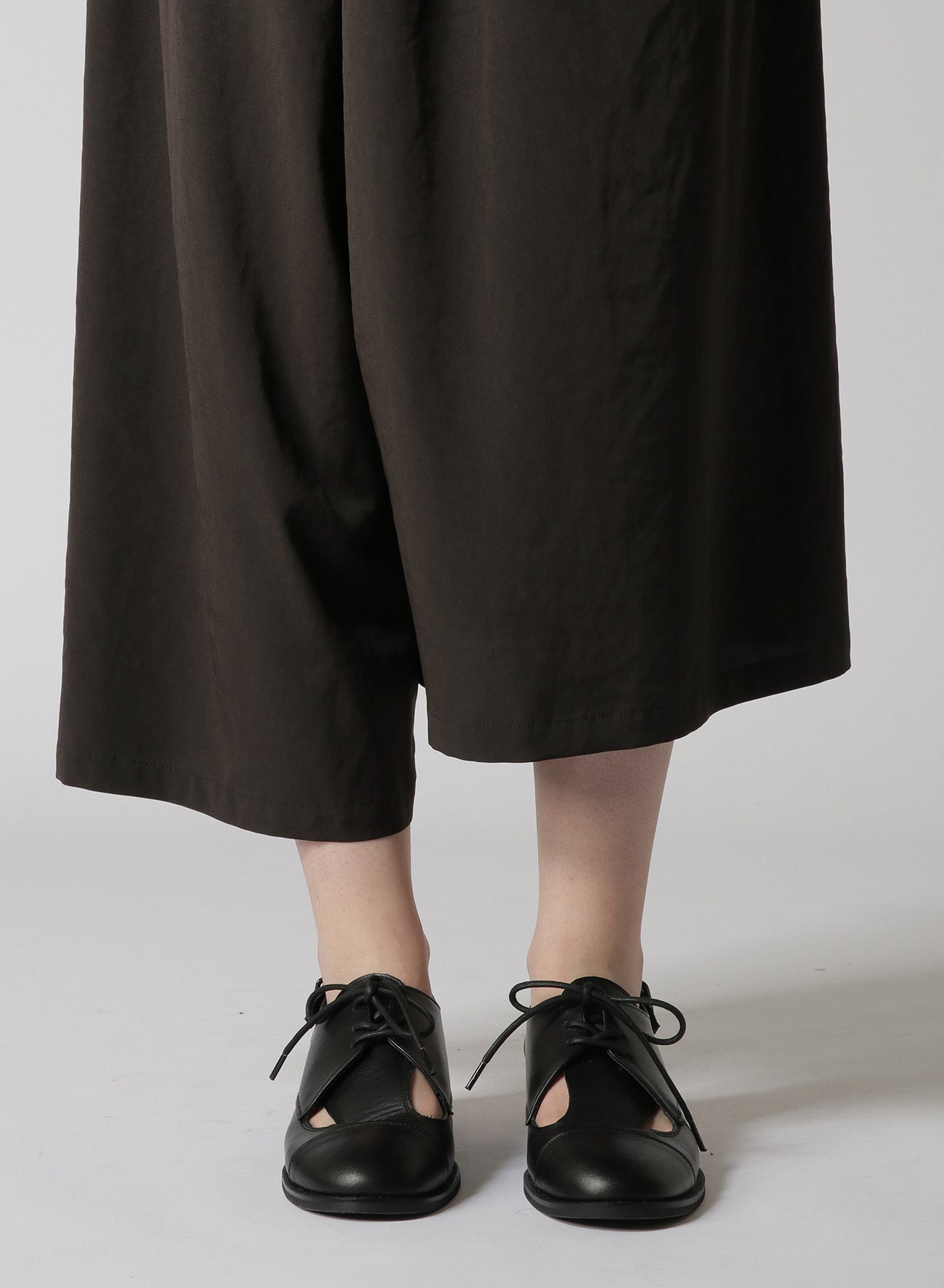 TRIACETATE POLYESTER CREPE de CHINE FRONT TUCK THICK PANTS