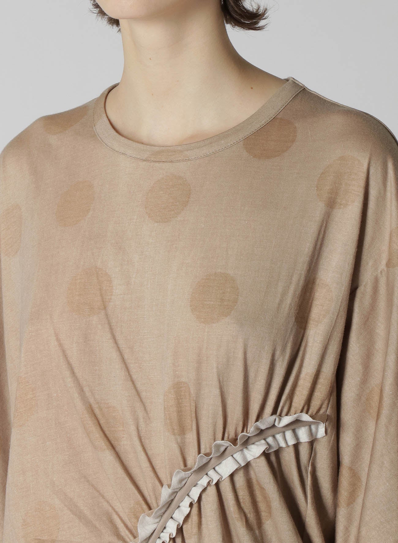 POLKA DOT PRINT T-SHIRT WITH GATHERED DETAIL B