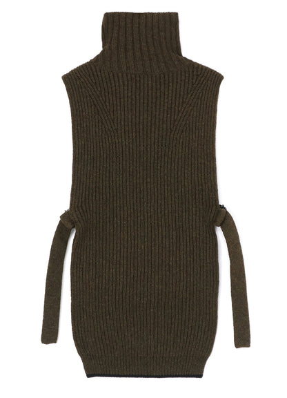 BUTTON-UP NECK DETAIL LAMBSWOOL BIB