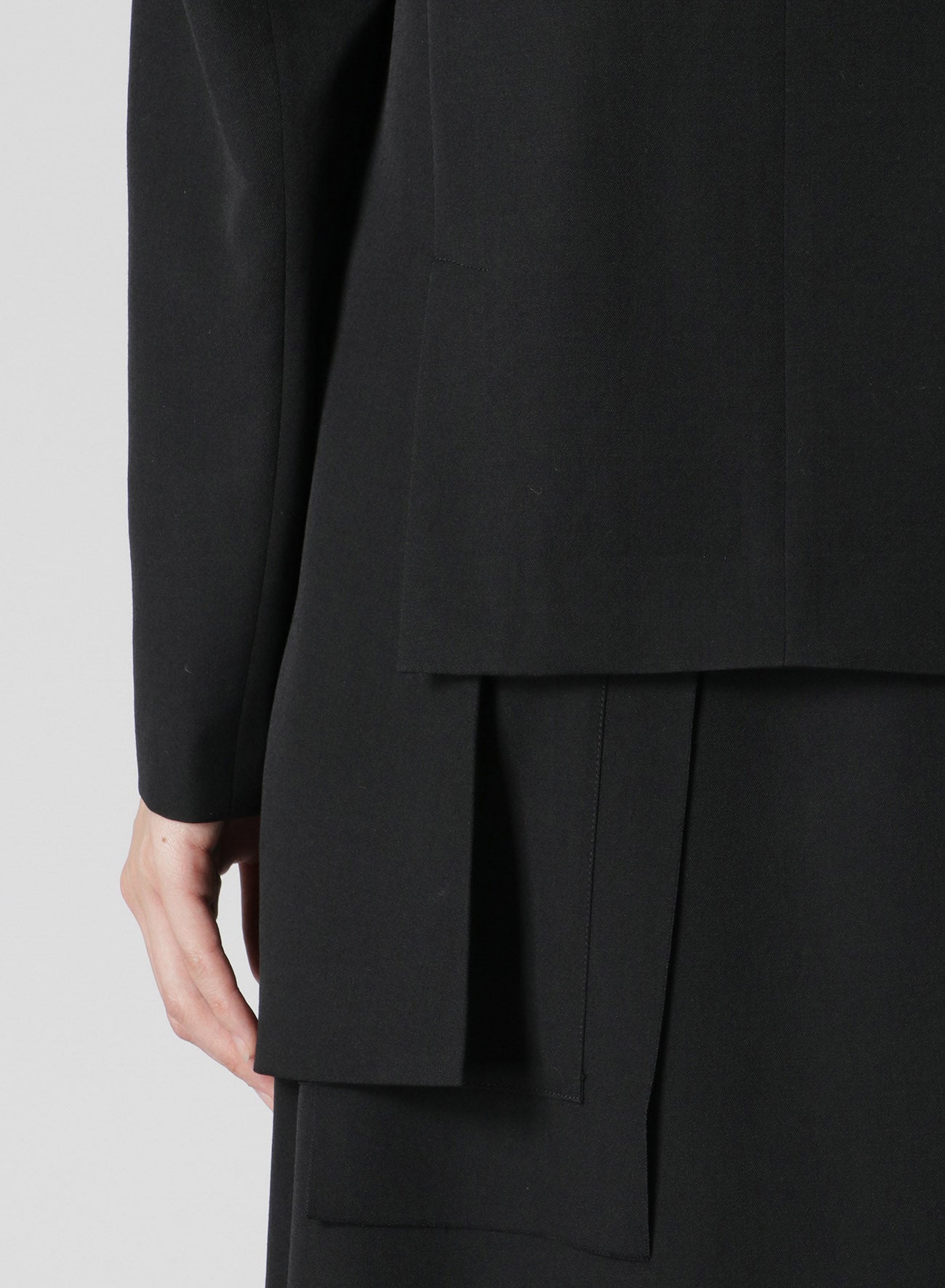 WOOL GABARDINE LEFT SLIT DETAIL JACKET