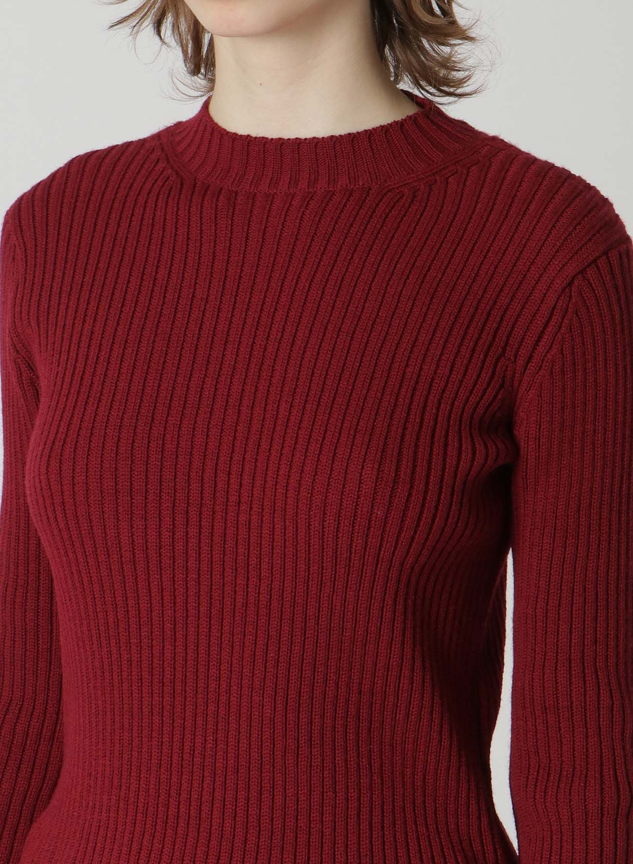 RIB KNIT ROUND NECK PULLOVER