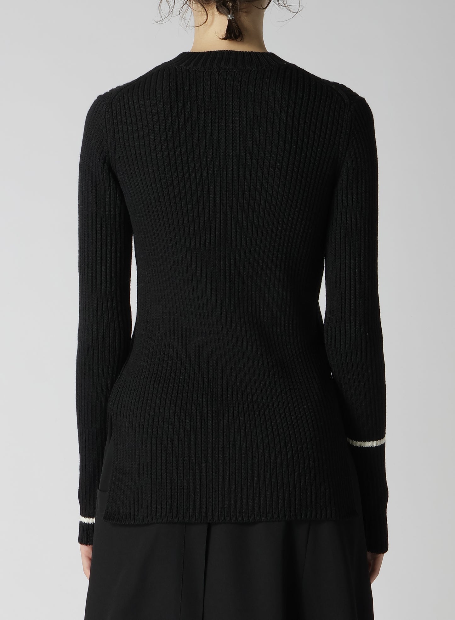 RIB KNIT ROUND NECK PULLOVER