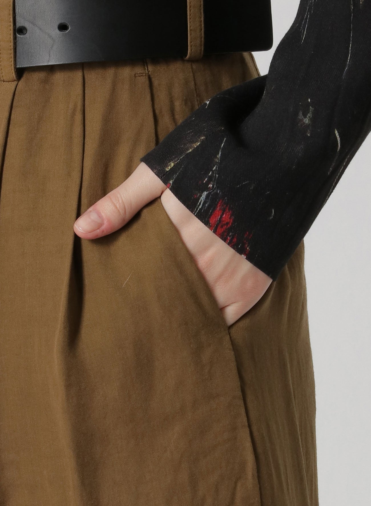 GARMENT-DYED CELLULOSE TWILL DOUBLE PLEATED CUFFED HEM PANTS