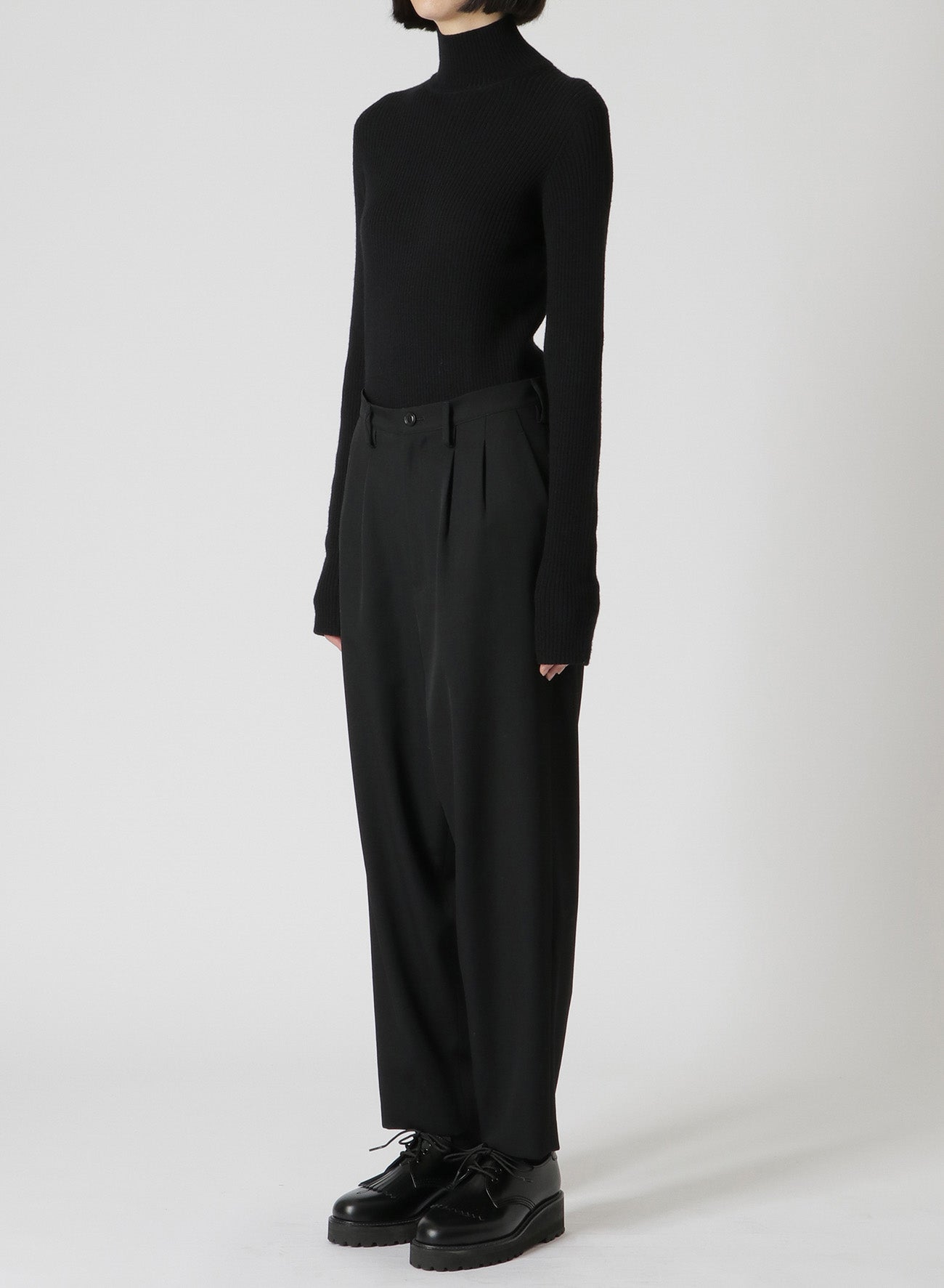 WOOL GABARDINE TAPERED DOUBLE PLEATED PANTS