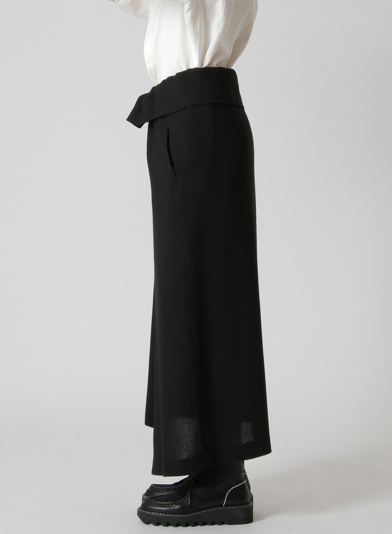 WASH-TREATED WOOL/RAYON ASYMMETRIC TUBE SKIRT