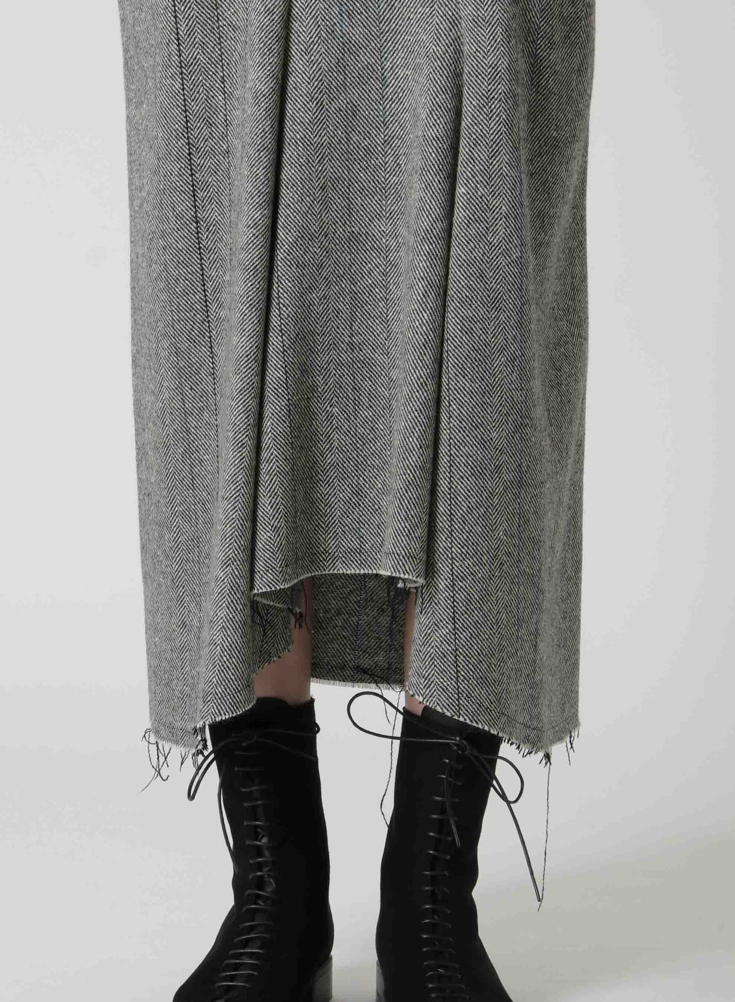 WOOL TWEED HERRINGBONE LONG POCKET SKIRT