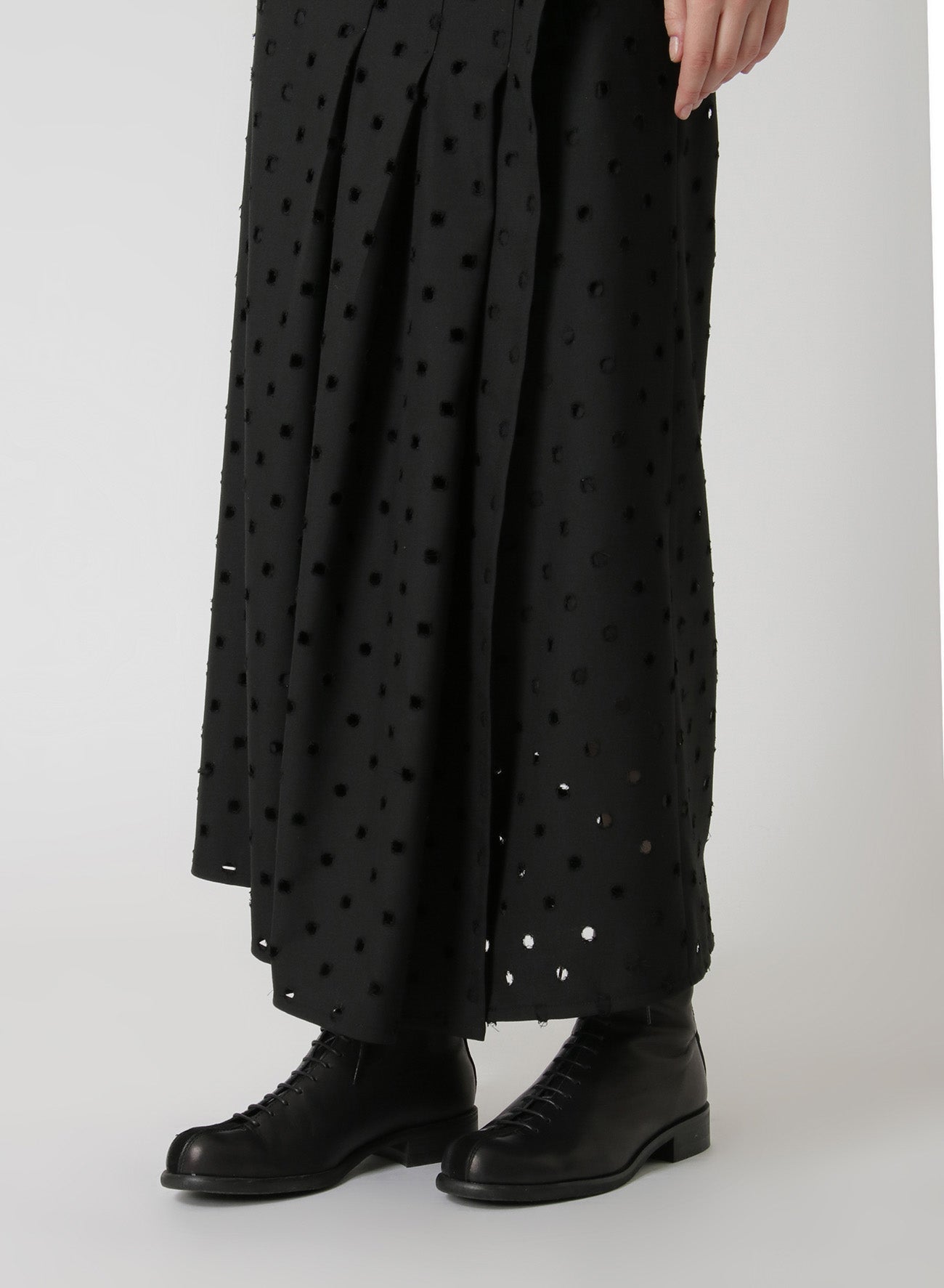 WOOL/POLYESTER GABARDINE PLEATED WRAP SKIRT