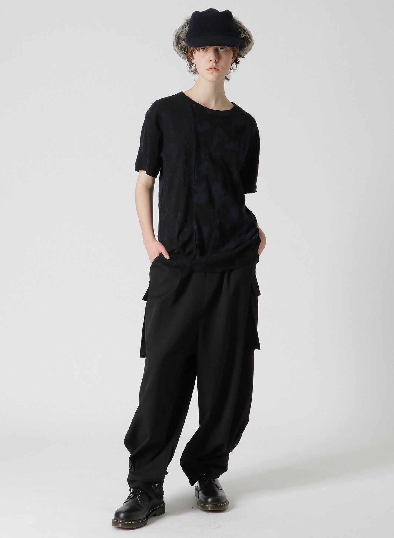 RIGHT VERTICAL SEAM T-SHIRT