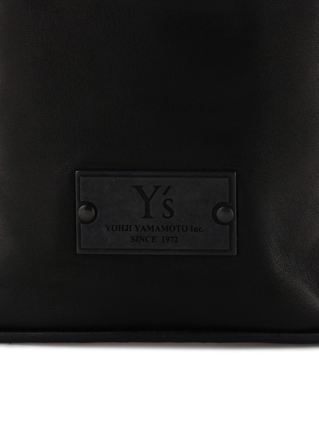 WATER DYED SOFT LEATHER CURVED POUCH CHARM