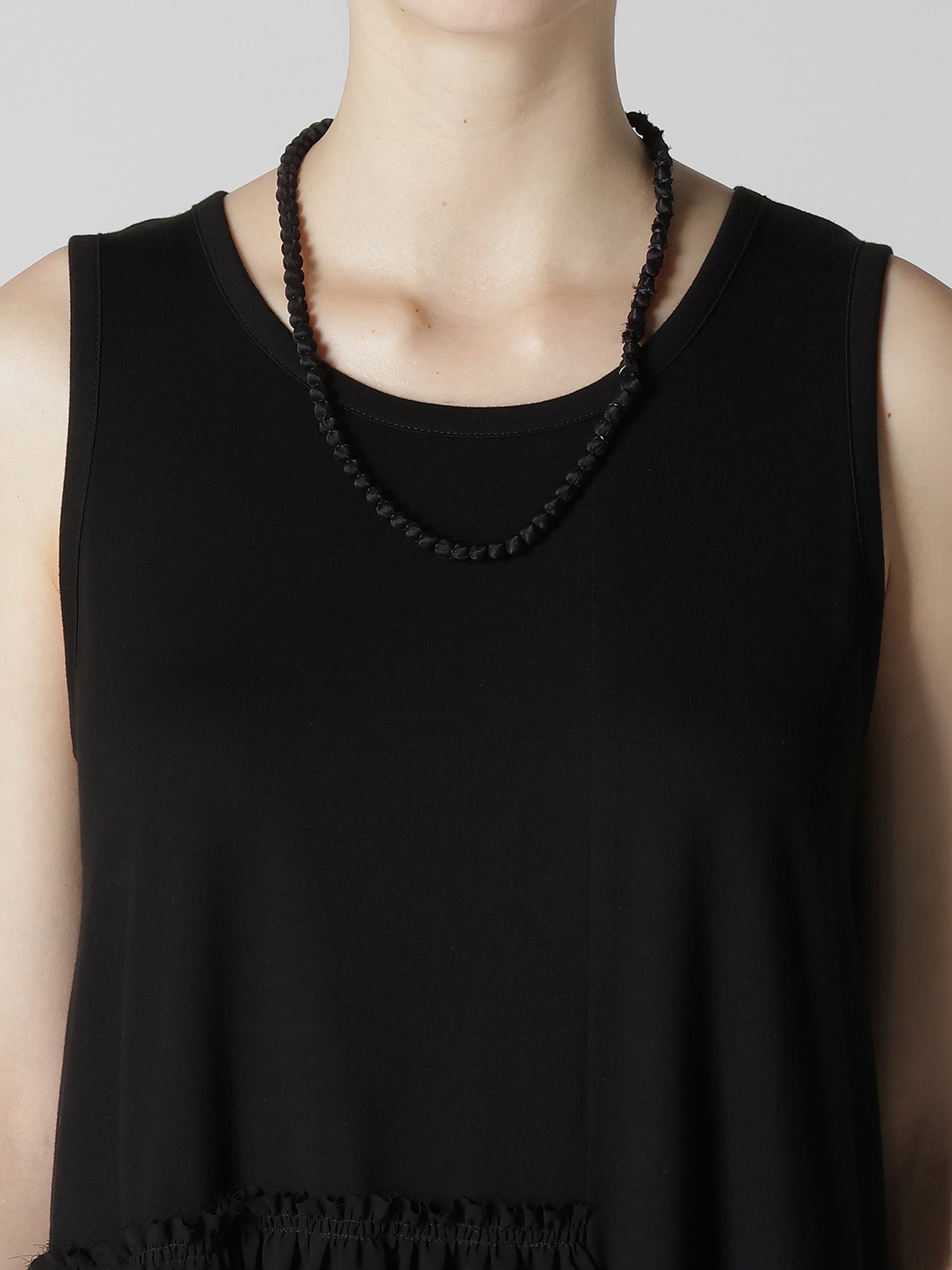 SMALL SILK BALL NECKLACE