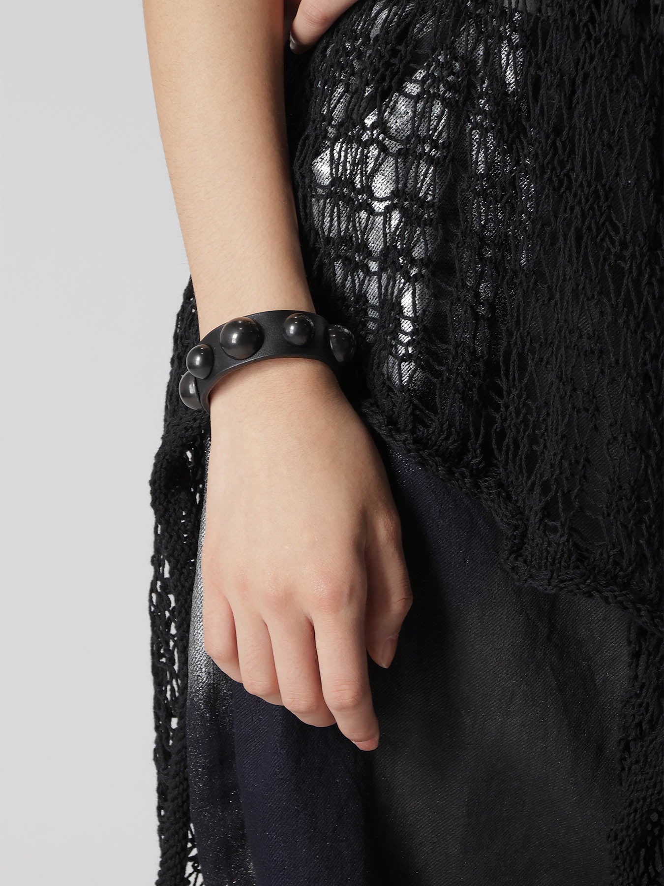 SEMIGLOSS LEATHER STUDS BRACELET – THE SHOP YOHJI YAMAMOTO