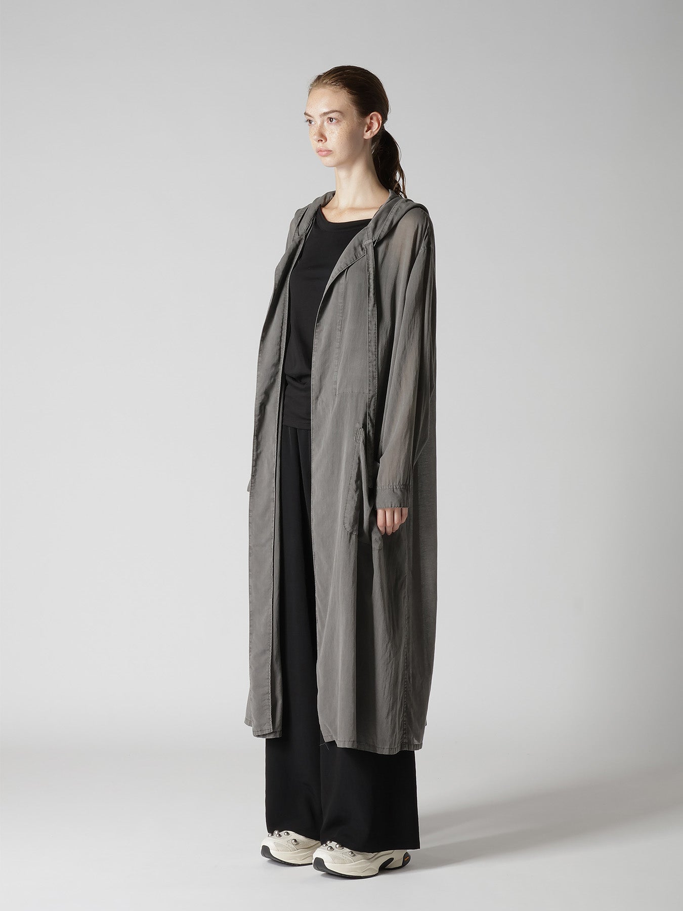 CUPRO/COTTON GARMENT DYED HOODED GOWN
