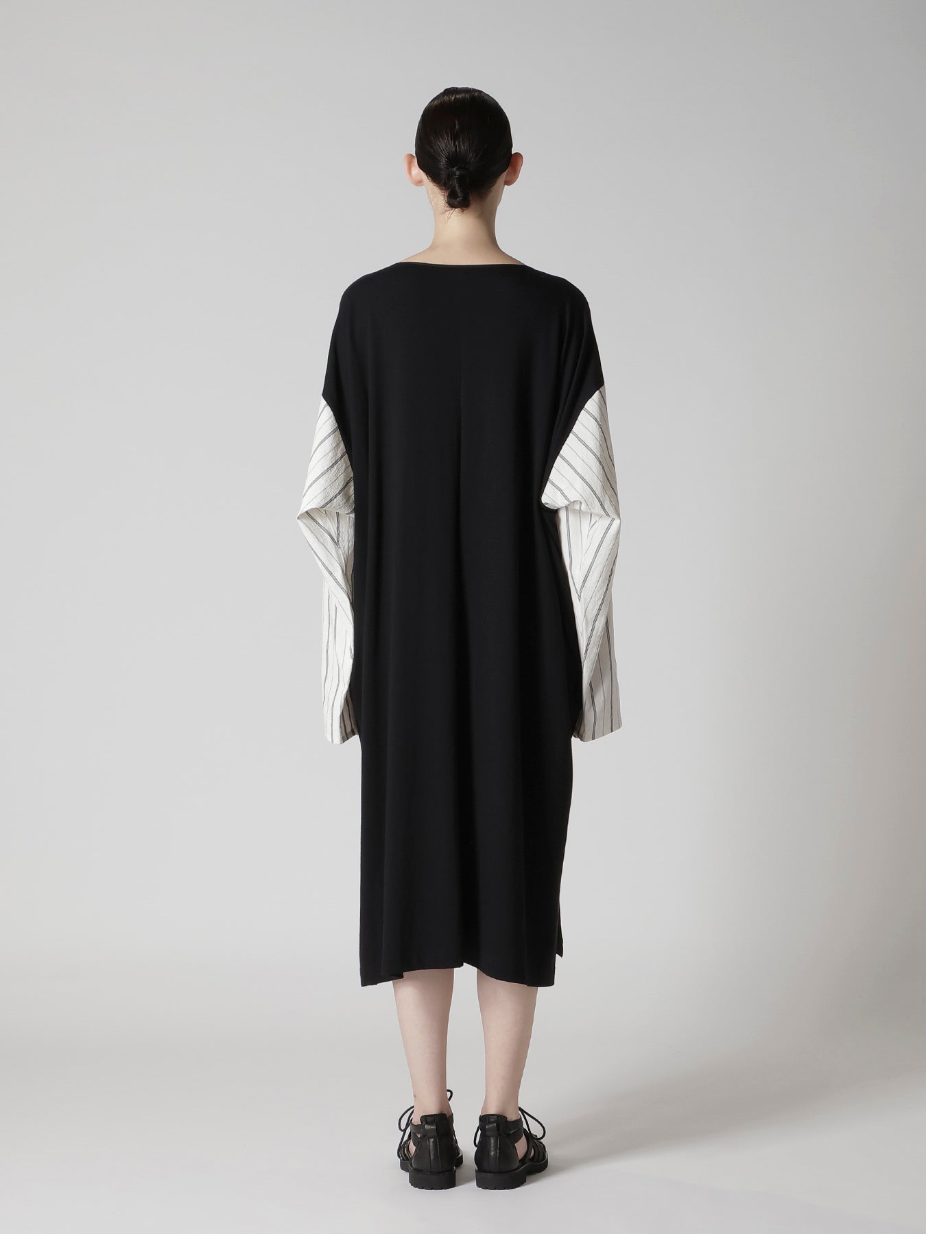 COMBINATION HENLEY COLLERLESS DREE