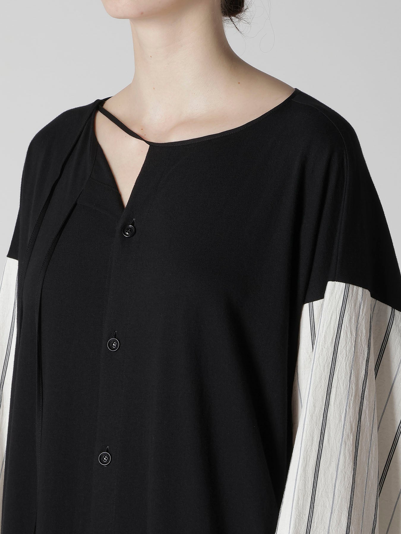 COMBINATION HENLEY COLLERLESS DREE