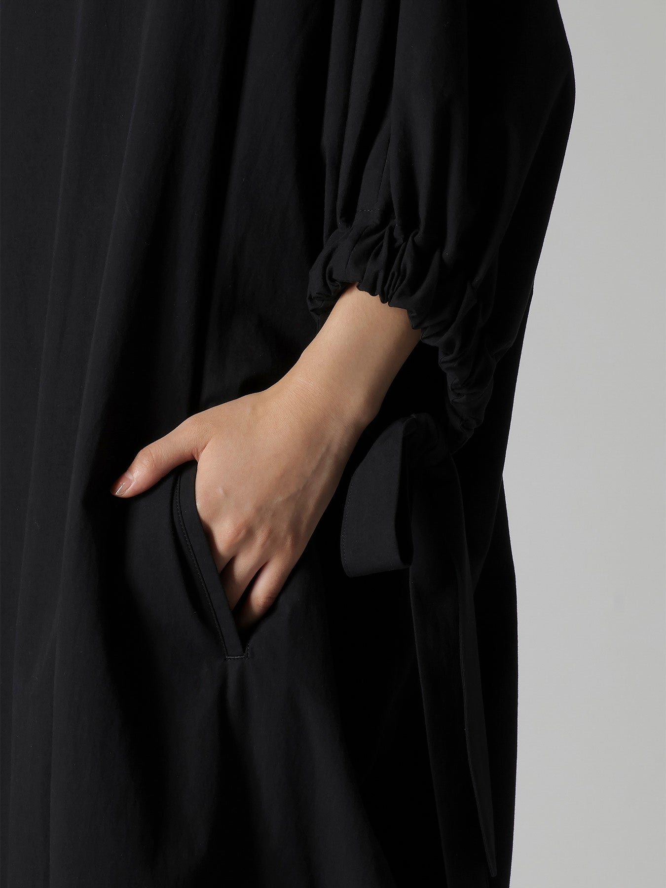 COTTON BROAD SLEEVE ROUNDNECK DRESS