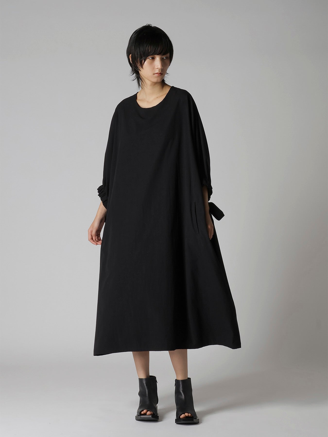 COTTON BROAD SLEEVE ROUNDNECK DRESS