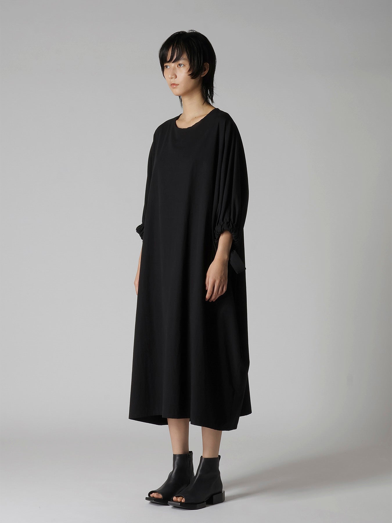 COTTON BROAD SLEEVE ROUNDNECK DRESS