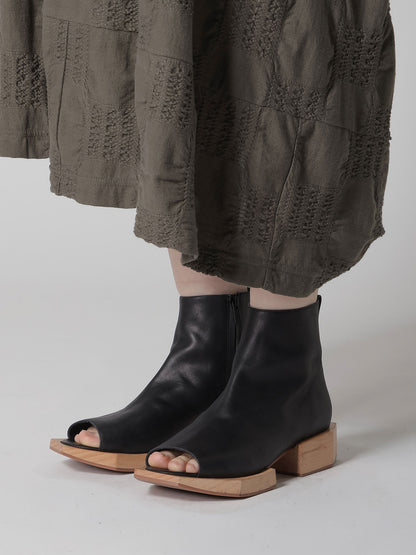 SOFT SMOOTH LEATHER WOOD SOLE BOOTS