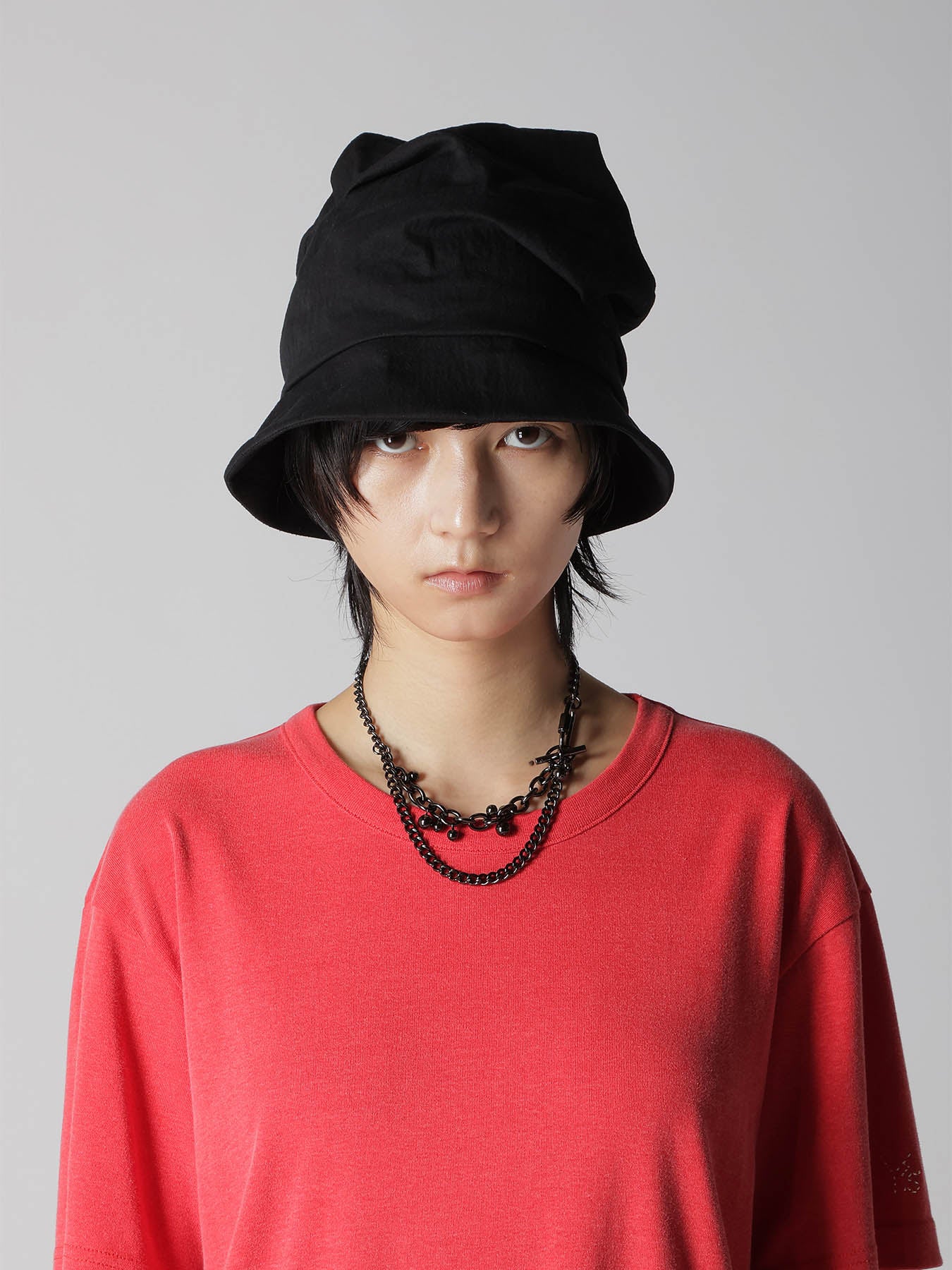 C/NY GABARDINE SQUARE TUCK HAT