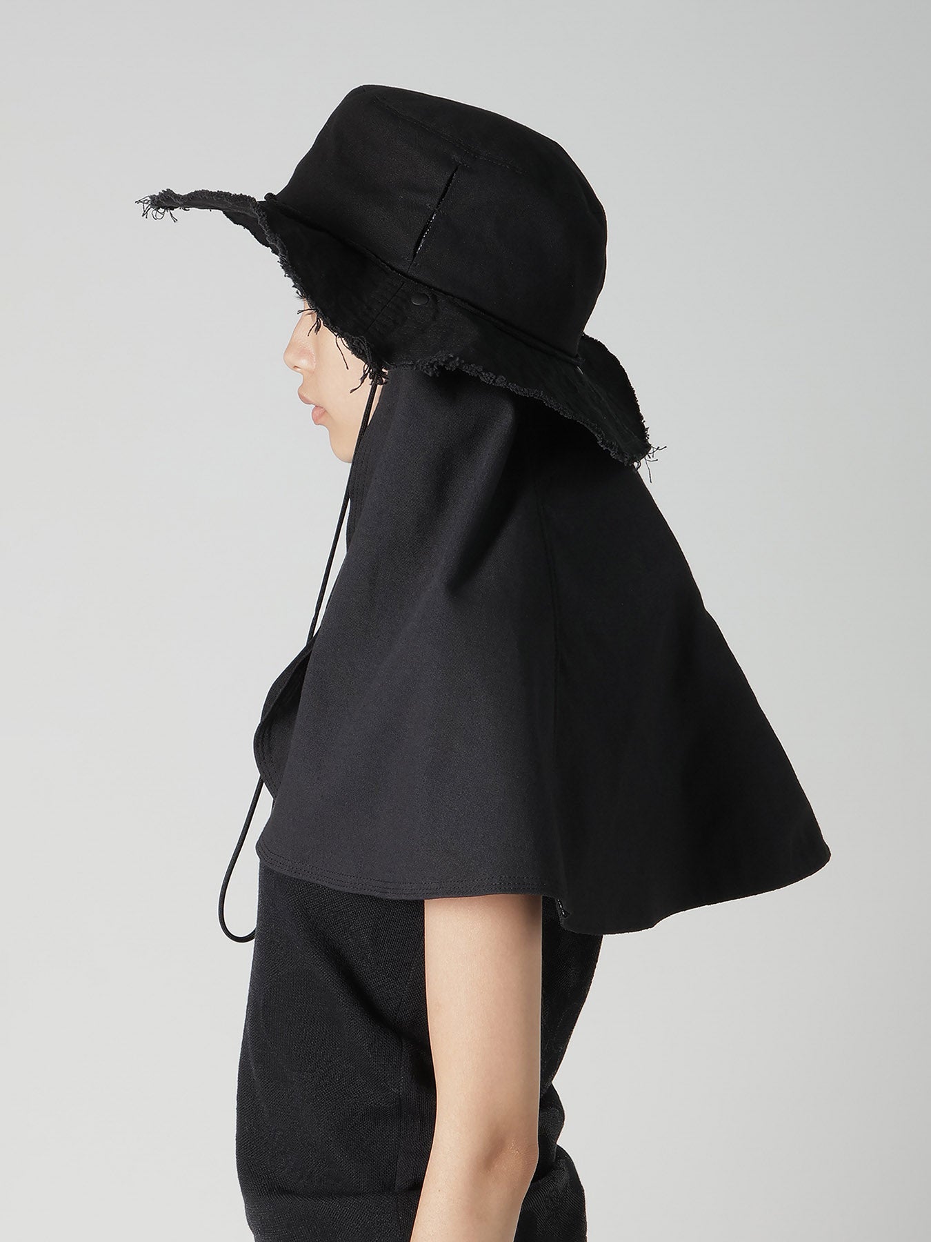 COTTON CANVAS HAT W/ CAPE