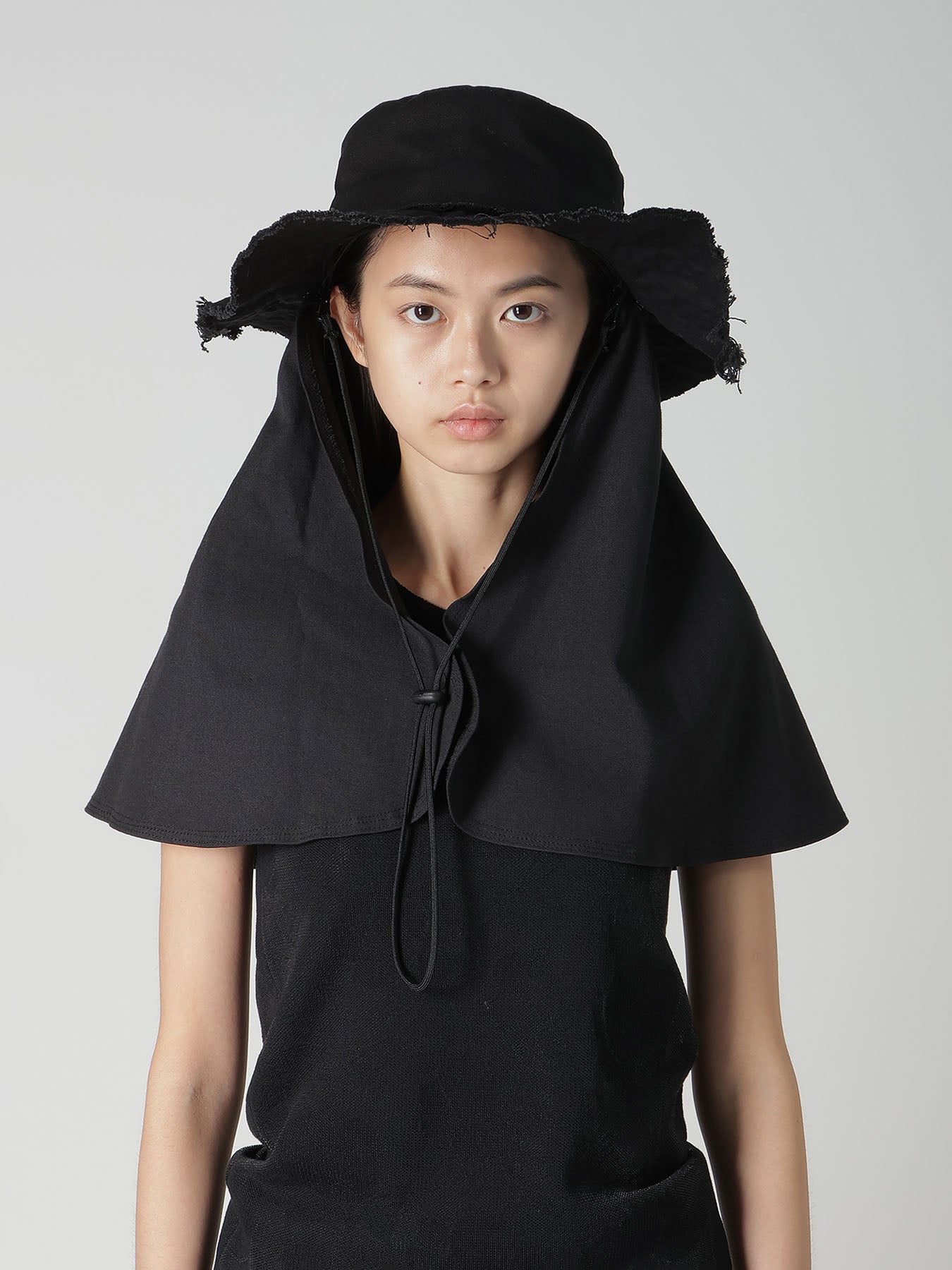 COTTON CANVAS HAT W/ CAPE